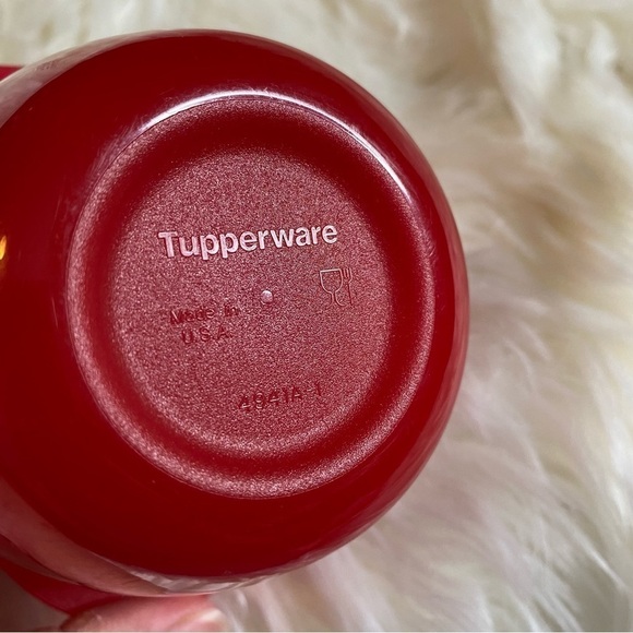 TUPPERWARE Apple Keeper Container - Picture 3 of 4